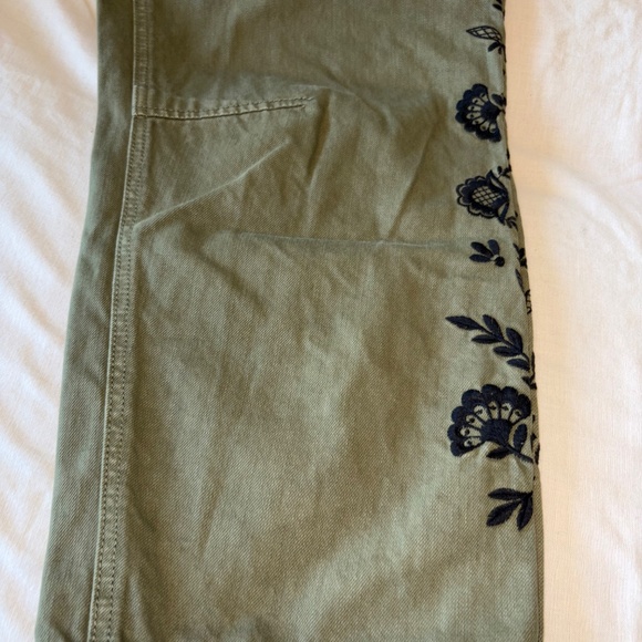 DRIFTWOOD | Green Floral Embroidered "Barbara" Barrel Jeans | Wmns Sz 26 - Picture 4 of 8